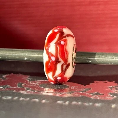 Trollbeads ooak unique glass bead red white birds critter - Image 1 of 4
