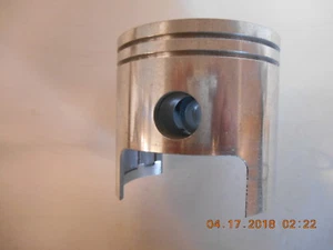 275-11631-00-00 piston fits 1970-1971 Yamaha RT1 OEM, NEW - Picture 1 of 5