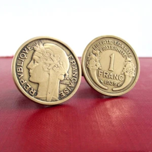 Gemelos de monedas FRANCIA - Monedas francesas vintage reutilizadas de 1 franco tono oro años 30 - Imagen 1 de 4