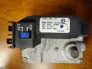 Gasventil; Nat. Gas; 36F52-204 E1; 24V; 60HZ "GEBRAUCHT" - Bild 1 von 1