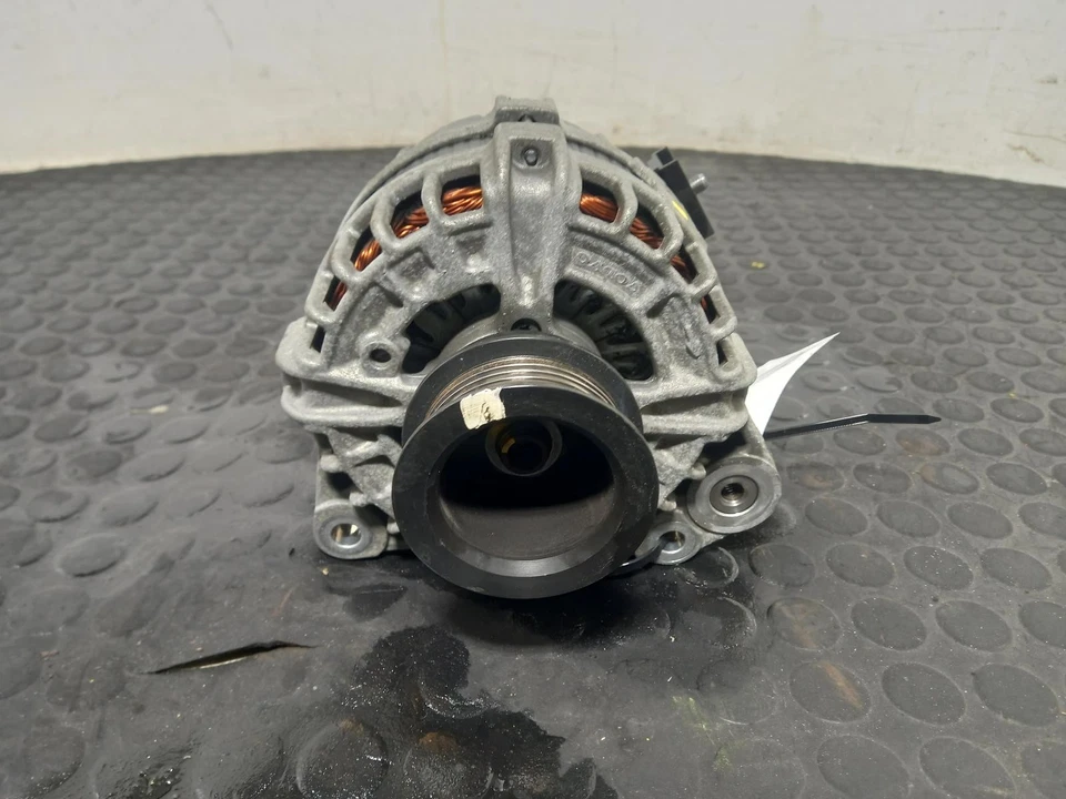 VOLVO XC90 Alternator 2015-2025 2.0L D4204T23 30659580 - Image 1 of 4