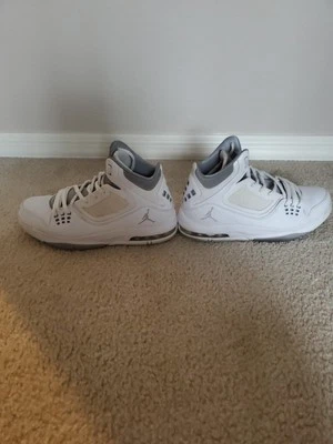 Jordan Flight 23 Rst 11,5m EUA branco/cinza lobo - Imagem 1 de 4