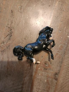 BREYER #6051 STABLEMATE 70° ANNIVERSARIO NERO CONNNEMARA MARE CROI STAMPO - Foto 1 di 7