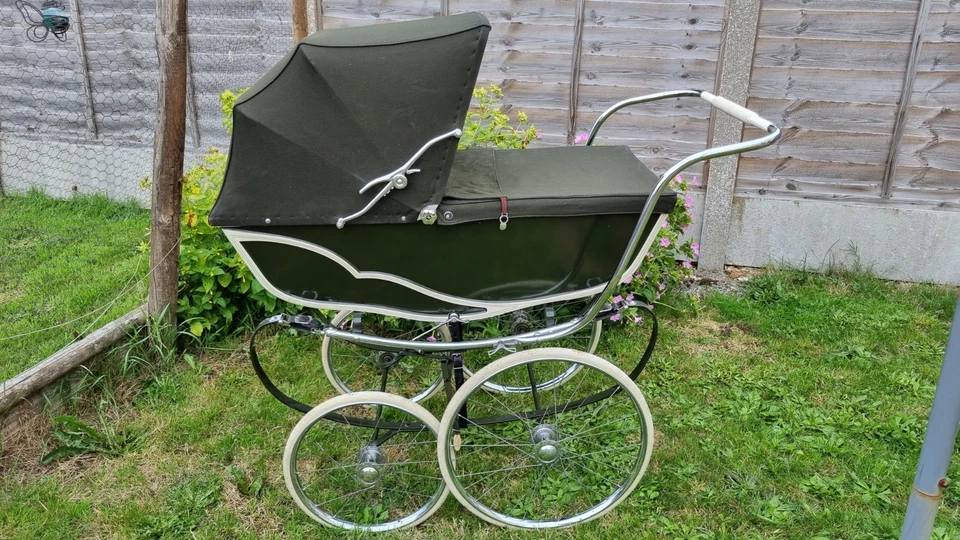Marmet Vintage Coach-Built Pram 1968 - Image 1 of 4