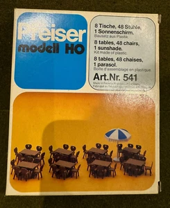 Preiser 541 HO/OO 1/87 set of tables, chairs and parasol MIB - Picture 1 of 2