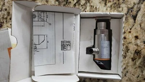 IFM EFECTOR PN7224 PRESSURE SENSOR WITH DISPLAY - Picture 1 of 7