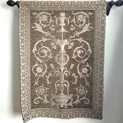 Tapiz decorativo italiano Horchow dorado y verde Neiman Marcus  Foto 1 de 4