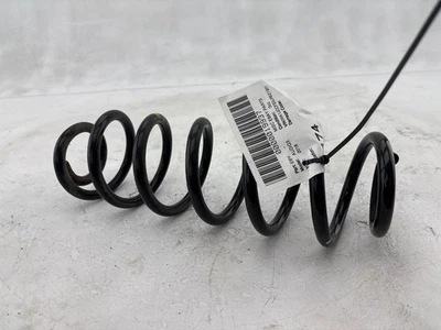 Muelle helicoidal suspensión trasera derecha o izquierda Audi Q3 2015-2018 OEM Foto 1 de 4