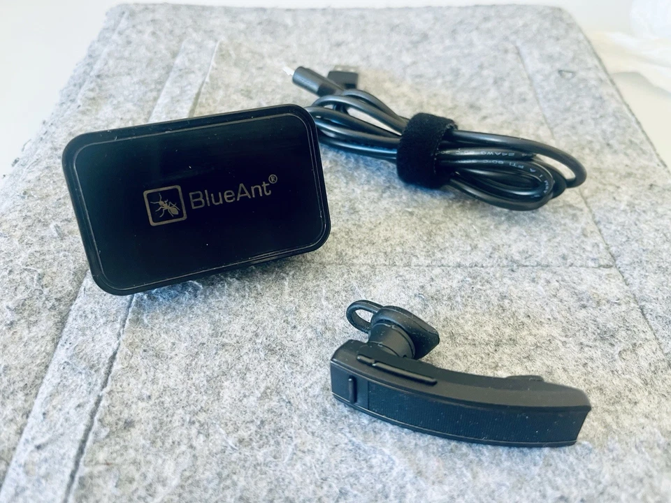 BlueAnt Blue Ant Q2 Bluetooth Headset Headphone Earpiece (Pre-Owned) - Image 1 of 4