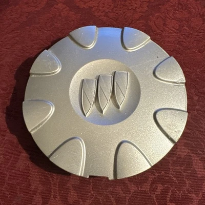 (1) 2002 - 2005 Buick LeSabre Silver OEM  Center Cap 9594060 - Image 1 of 4