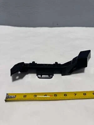 Soporte guía parachoques delantero lado pasajero Chevrolet Traverse 2018-2023 OEM Foto 1 de 4