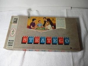 VINTAGE MILTON BRADLEY COMPANY 1962 STRATEGO BOARD GAME 100% COMPLETE RARE - Picture 1 of 9