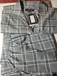 Men's Roundtree & Yorke Sleepwear Pajamas 2-Piece Set Shirt Pants Small - Picture 1 of 11