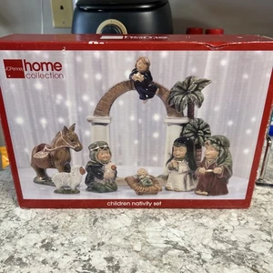 JC Penny Home Collection 8 Piece Children Nativity Set - Picture 1 of 7