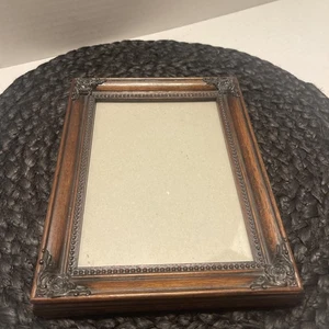 Verzierter Bilderrahmen aus dunklem Holz .. MCM .. für 5 x 7 Zoll - Bild 1 von 6