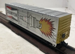 LIFE LIKE HO SCALE 8426 CHAMPION SPARK PLUGS 50 FOOT BOX CAR CHP 1223 - Picture 1 of 7