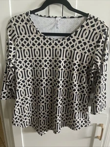 Lulu B Gr. S schwarz weiß hellbraun geometrisches Muster Design 3/4 Ärmel Rundhals gebraucht, in einwandfreiem Zustand - Bild 1 von 5
