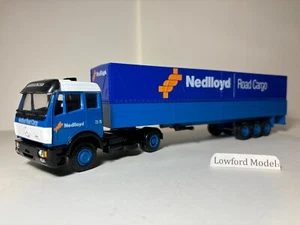 Lion Car no.70 Mercedes Benz EPS + Tilt trailer 1.50 scale (used) - Picture 1 of 13