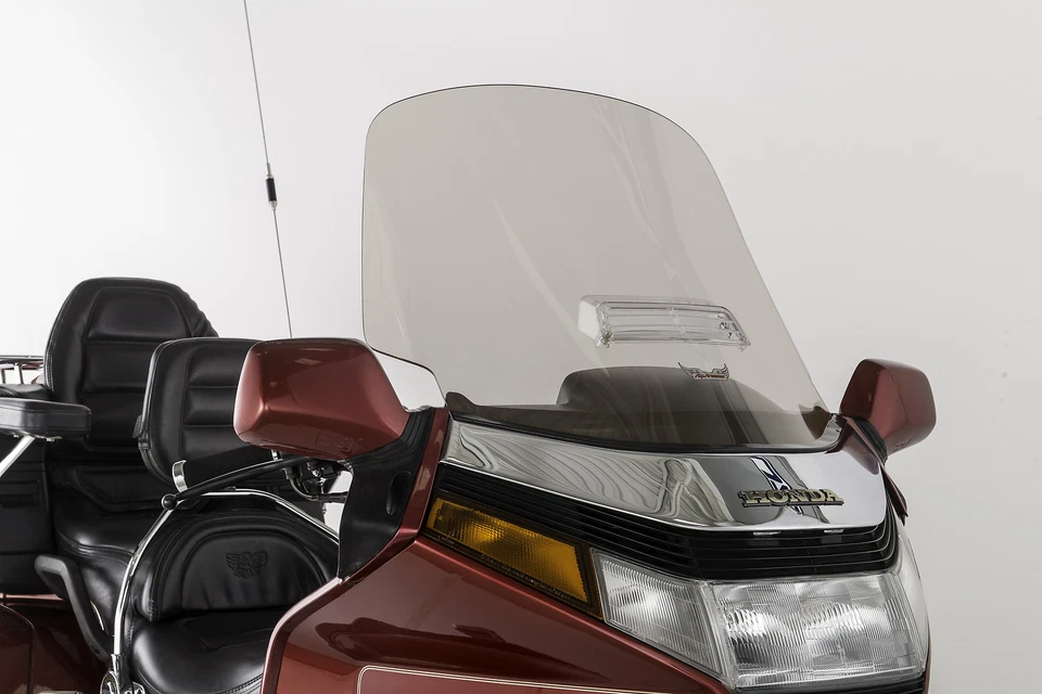 SLIPSTREAMER 1990-2000 GL1500SE Gold Wing Special Edition Honda WINDSHIELD VENTE - Image 1 of 1