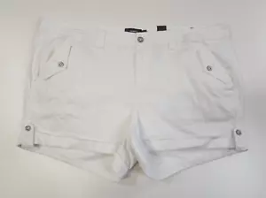 TORRID Women's White Jean Shorts Size 24 Military Stretch Twill Mid Rise NWT - Picture 1 of 2