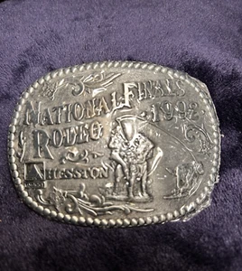Vintage 1992 Hesston NFR Gürtelschnalle National Finals Rodeo Commemorative NOS versiegelt - Bild 1 von 6