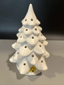 9" ungebrannter Vintage Keramik Weihnachtsbaum mit beleuchtetem Sockel - Bild 1 von 5