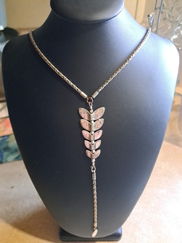 VETEMENTS Collana con ciondolo tono argento con chiusura a aragosta lunga 21 pollici