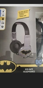 NEW DC Batman Blue Kid Safe Headphones With Volume Limiting Technology Ages 6+ - Picture 1 of 2