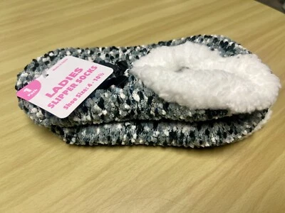 NWT Women's Lounge Slipper Socks, Anti-Slip Grip Black and White Size 6-10 - Image 1 of 4