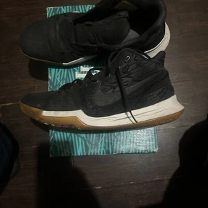 Size 11.5 - Nike Kyrie 6 Jet Black - Picture 1 of 5
