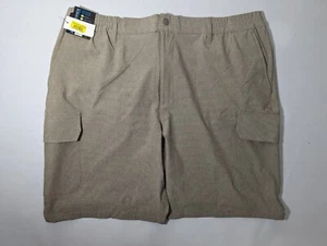 NEW Size 42 Mens Roundtree & Yorke Performance Cargo Shorts 9" Inseam Khaki - Picture 1 of 7