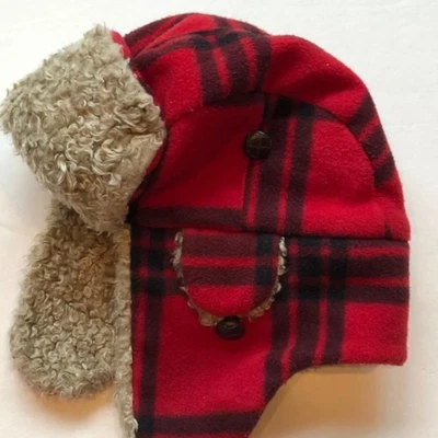 Sombrero de bombardero Gap Kids S/M rojo negro a cuadros suave polar Foto 1 de 4