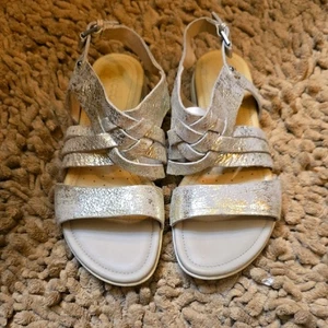 Ecco Damen-Sandale Größe 6,5 EU 37 gold metallic verstellbarer Absatzriemen Schuh - Bild 1 von 8