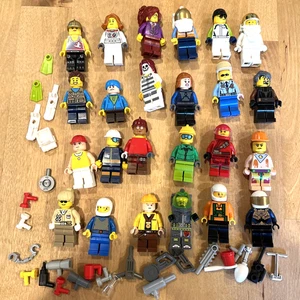 Lego Minifiguren viele zufällige Figuren Figuren 24 Figuren mit Zubehör - Bild 1 von 6