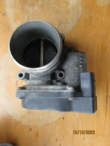 AUDI A4 2005/2006 2.0 PETROL THROTTLE BODY 06F 133 062 G - Picture 1 of 3