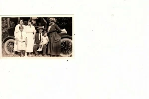 Antique Photo Child with family with car  1928   (k - Picture 1 of 1