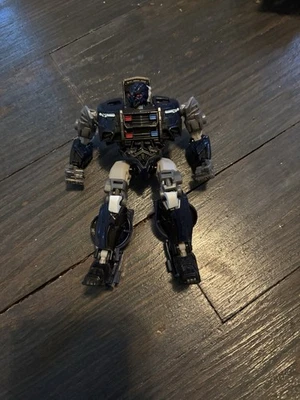 变形金刚 TLK The Last Knight Barricade 豪华级原样 — 第 1/2 张图片