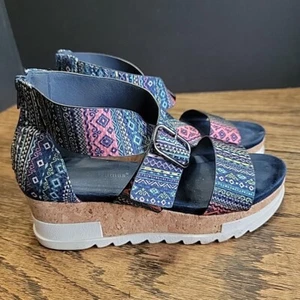 Wedge Grip chris cross multicolor blue sandal Sz 8 Pierre Dumas Zip Sandals Wome - Picture 1 of 11