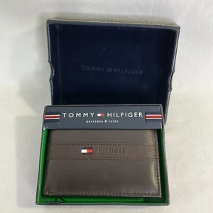 Nuevo estuche billetera de cuero Tommy Hilfiger y valet marrón - Imagen 1 de 12