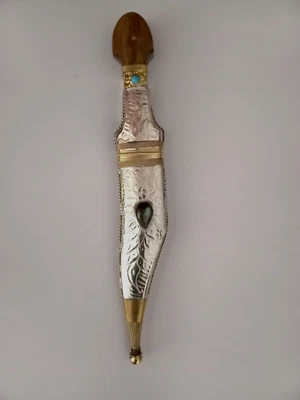 Cuchillo Daga Árabe Antiguo * Hoja de Acero * Mango de Hueso Decorado con Piedra Foto 1 de 4
