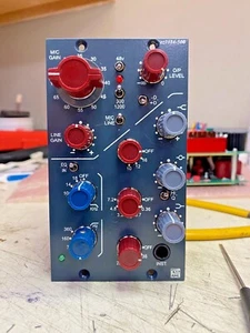 AML 1084 Vorverstärker & Equalizer 500 Serie DI Neve Design bis ins Detail. - Bild 1 von 5