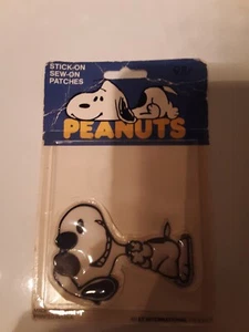 United Feature Syndicate Vintage Peanuts Snoopy Patch, Vinyl Patch New In Pack - Picture 1 of 2