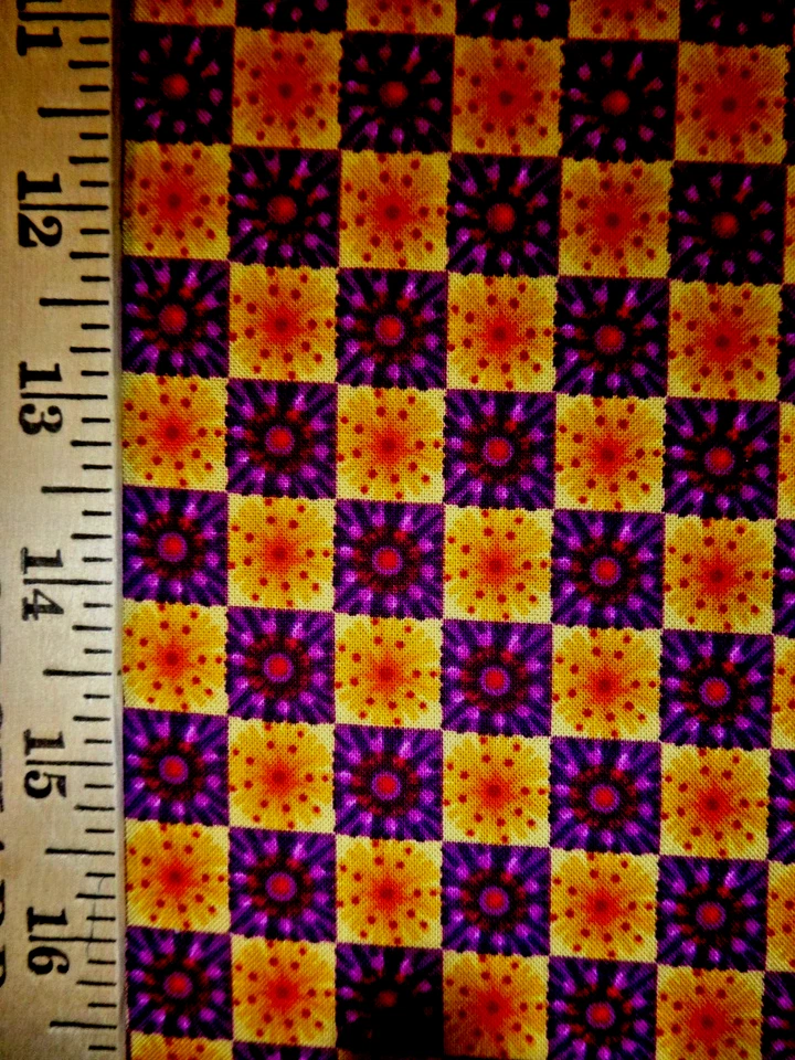 TELA CUADRADA MULTICOLOR BRILLANTE POR ACOLCHADO EN BLANCO 34 1/2 por 42 pulgadas Foto 1 de 1