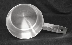 Taza medidora de metal vintage - Imagen 1 de 2