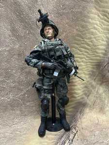DRAGON 1:6 ACTION FIGURE Kevin Screaming Eagle 101st Airborne - Picture 1 of 4