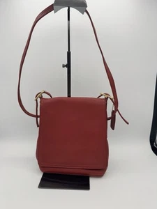 Bolso de hombro Coach USA dorado herrajes de cuero rojo vintage para mujer 9821 - Imagen 1 de 19