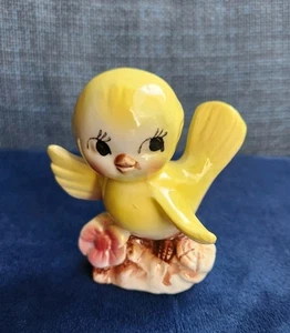 Vintage Ceramic Yellow Chick 3" Anthropomorphic Kitsch Kawaii unmarked Excellent - Picture 1 of 5