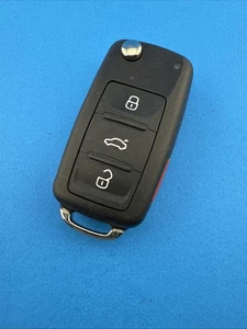 USED OEM Volkswagen Keyless Remote Fob 4-Button - 5K0837202DS NBGF593N - TESTED - Picture 1 of 3