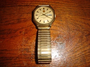 VINTAGE 1976 BIG FOUR BASKETBALL TURNIER CARAVALLE SELBSTAUFZUG ARMBANDUHR - Bild 1 von 8