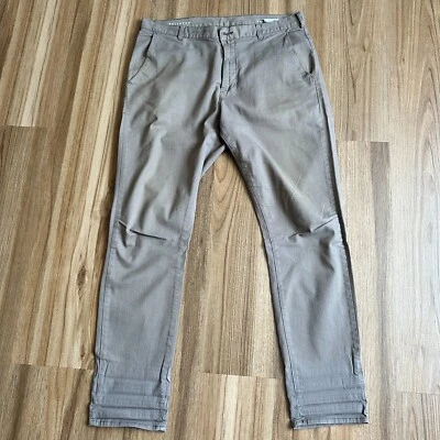 Pantalón Pacsun Bullhead California Republic Hombre 34x32 Caqui Chino Plano Frontal Oficina Foto 1 de 4